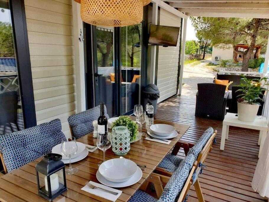Mobilheim Andrea Wunderschoene Ferienwohnung Direkt Am Meer Jezera Exteriér fotografie