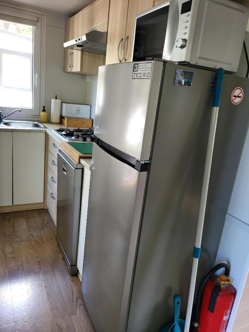Mobilheim Andrea Wunderschoene Ferienwohnung Direkt Am Meer Jezera Exteriér fotografie